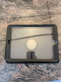 Otterbox Defender fits iPad 6