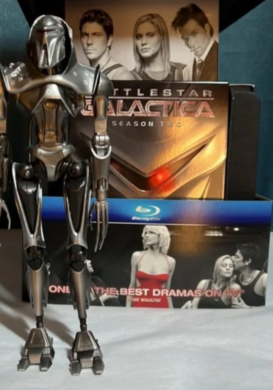 Battlestar Galactica The Complete Series. Blu ray in CDs, DVDs & Blu-ray in City of Toronto - Image 3