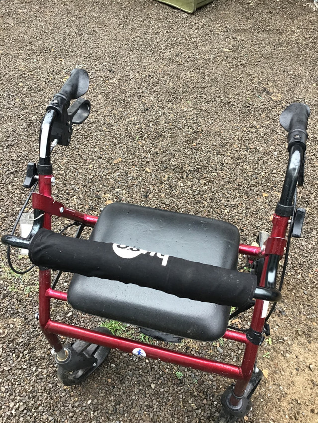 DÉAMBULATEUR (HUGO) dans Santé et besoins spéciaux  à Laval/Rive Nord - Image 2