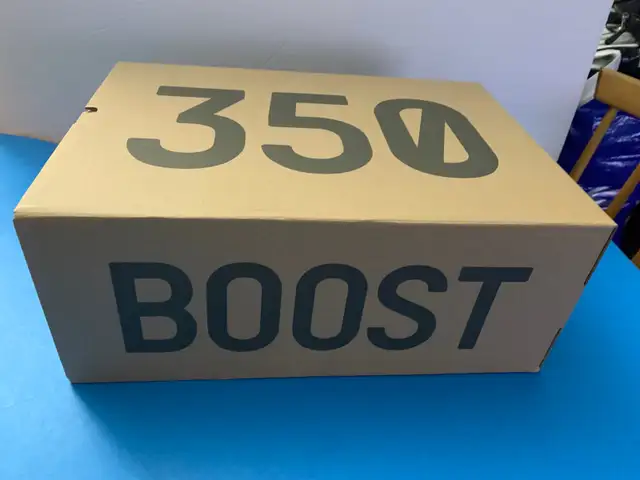 Authentic Adidas Yeezy Boost 350 Empty Sliding Box-US12-14x10x6” in Arts & Collectibles in Markham / York Region - Image 2