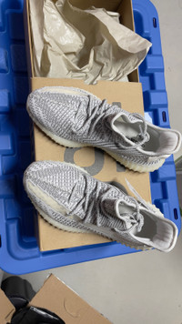 NEW adidas Yeezy Boost 350 V2 Static Size 9.5