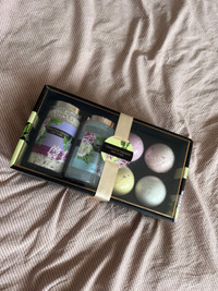 Bath bombs, salt and scrub gift set