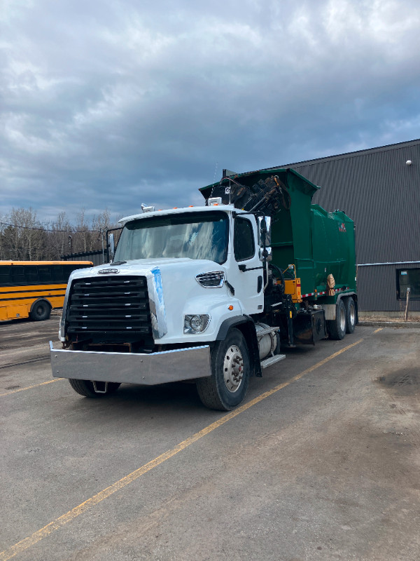 Freighliner - 108SD 2019 dans Camions lourds  à Lévis - Image 2