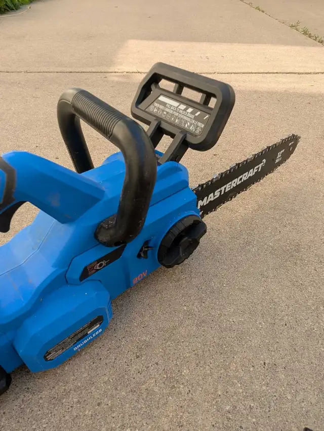 Mastercraft Electric Chainsaw  in Power Tools in Saskatoon - Image 3