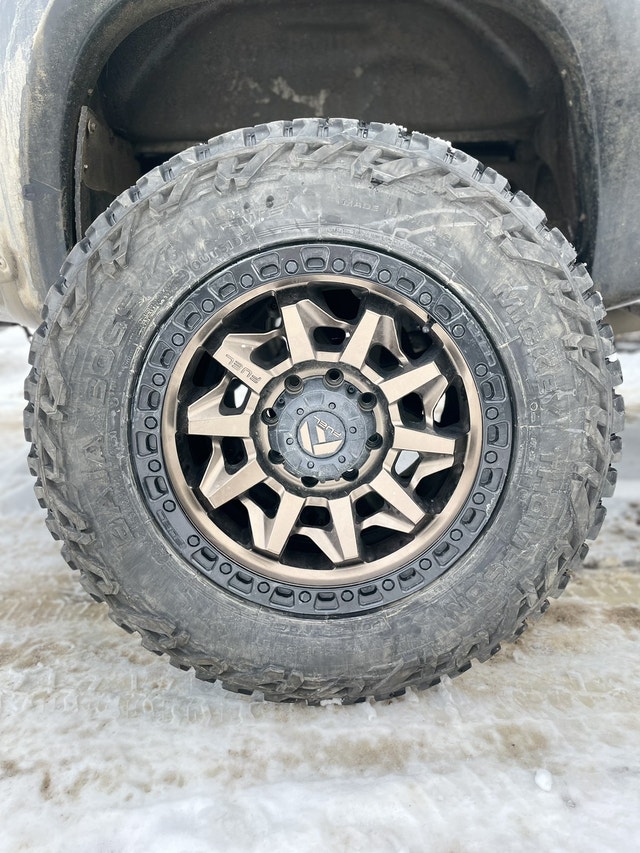 Fuel Covert Rims 20x9 Duramax/F250 F350 Dodge Ram Cummins 8x165 Tires