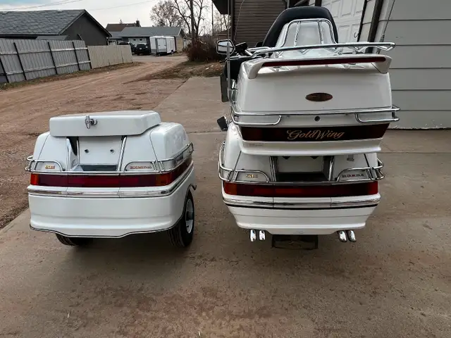 1995 Goldwing/Trailer combo. 20th anniversary special edition in Touring in Regina - Image 8