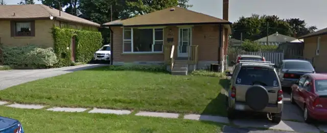 Legal newly renovated 2BR apartment on a Quiet Street