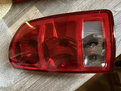 NEW right/passenger side taillight for a dodge ram 1500 2500 and 3500 got it from Thailand never use...