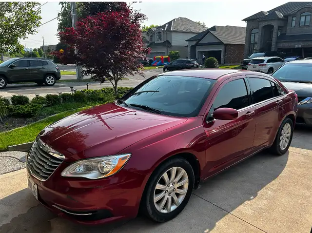 2013 Chrysler 200 4DR SDN LX in Cars & Trucks in Hamilton - Image 4
