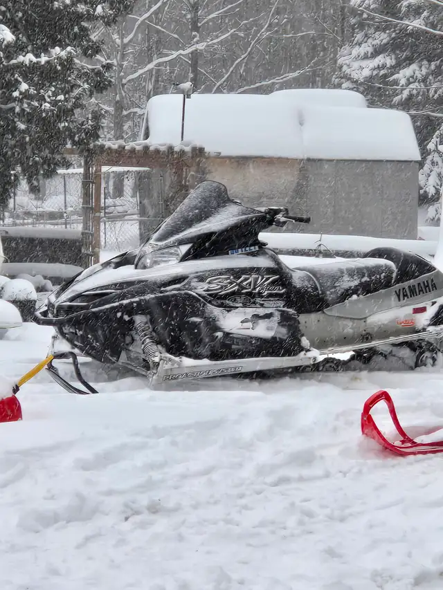 700cc Yamaha Viper snowmobile in Snowmobiles in Mississauga / Peel Region - Image 5