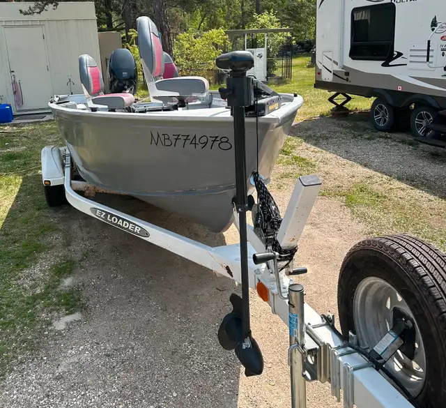 18’ Crestliner Canadian in Powerboats & Motorboats in Winnipeg - Image 5