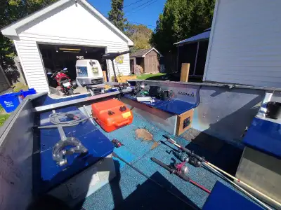 1992 springbok pro series with 25 hp evinrude. Pull up to the lake and fish. This setup needs nothin...