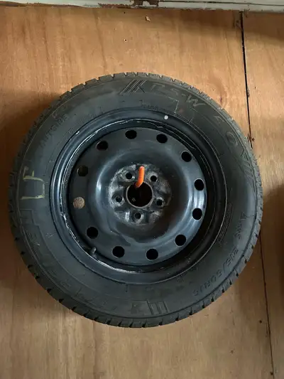 StarFire RS-W 5.0 winter tires on rims. 215/60R16 These tires have only been used for 2 months.