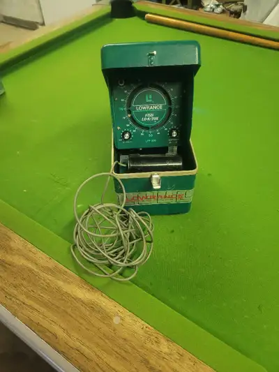 Vintage lowrance fish finder flasher with transducer for use or the mancave $200 obo dont see unique...