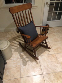Maple oak rocking chair 