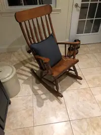 Maple oak rocking chair 