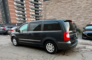 2012 Chrysler Town & Country Safety + 2years warranty included