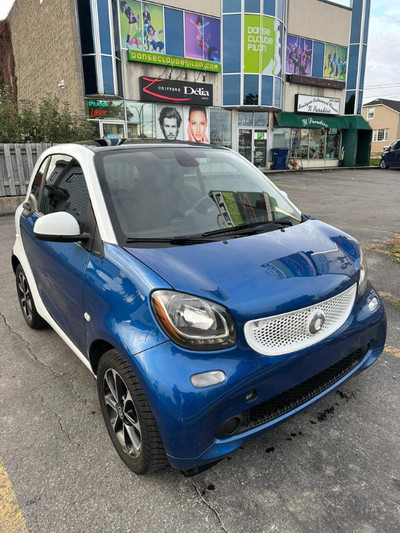 Beautiful 2016 Smart ForTwo ! Save on Gas!!