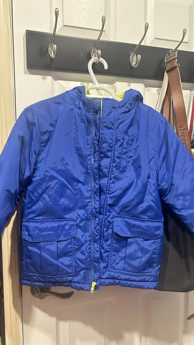 Crazy 8 Jacket in Kids & Youth in Oshawa / Durham Region - Image 2