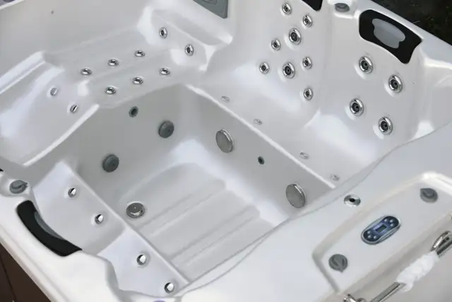 Deal! New 30ft Dual Swimspa-Fully Loaded-Free Delivery n CraneLI in Hot Tubs & Pools in Stratford - Image 9