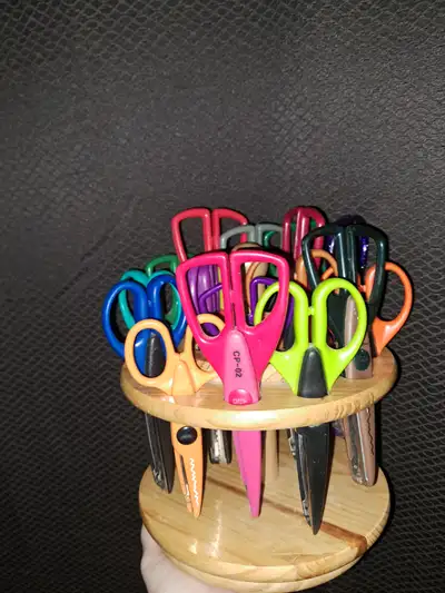 Scissors caroussel, View more
