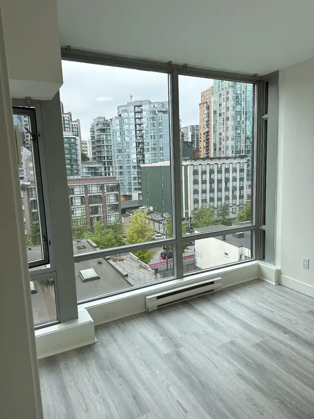 1-Bedroom + Den in Yaletown, Downtown Vancouver in Long Term Rentals in Vancouver - Image 5