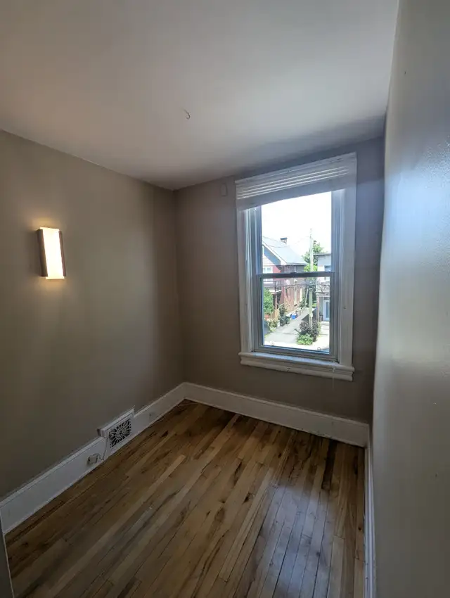 1 Bed + Den in Hintonburg/Wellington Village/Parkdale in Long Term Rentals in Ottawa - Image 6