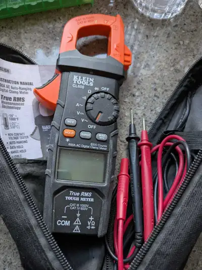 I'm selling a used Klein Tools CL600 amp meter, perfect for electrical work with its 600A AC auto-ra...