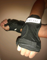 IN-LINE SKATES
TECNICA "Wrist Guards"
