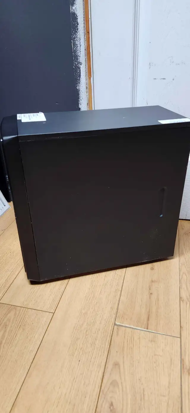 Gaming PC – i7 9700 / RTX 3060 Ti / 16GB RAM / 500GB NVMe in System Components in Québec City - Image 3