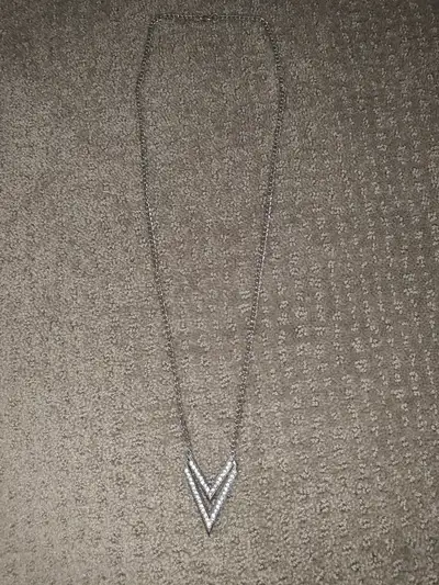 I am selling a Long Necklaces Jewellery with Angled Frames Rhinestones in previously used, like-new...