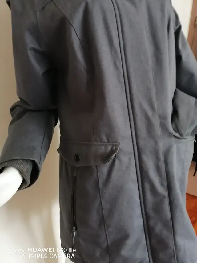 Firefly Women's Charcoal Hooded Puffer Jacket M in Women's - Tops & Outerwear in City of Montréal - Image 7