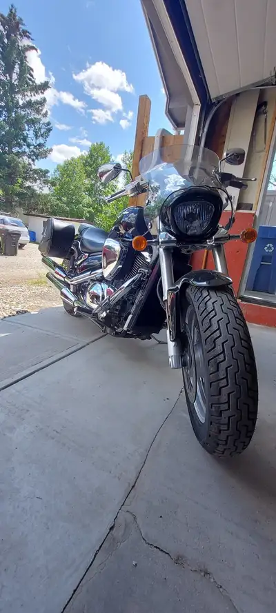 2009 Suzuki M50 for sale. Comes with saddle bags, passenger back rest and stealth windshield. Great...