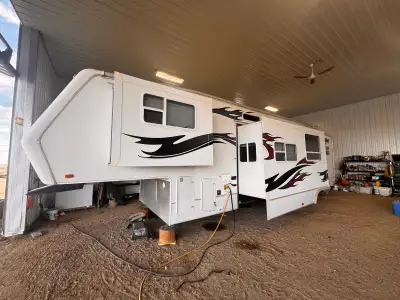 2008 Jayco Recon ZX (Toy Hauler) We purchased this camper from an elderly couple in Alberta who used...