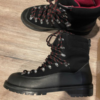 Urban Outfitters womens Trek Hiker Boots. 8
