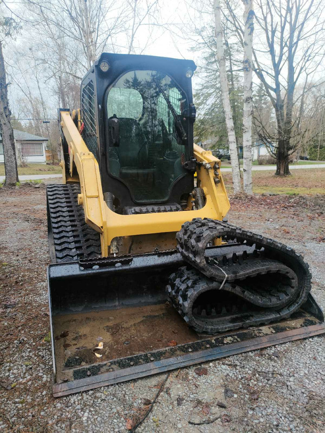 Track Loader for Rent in Heavy Equipment in Mississauga / Peel Region - Image 2