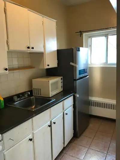 Bachelor Apt For Rent