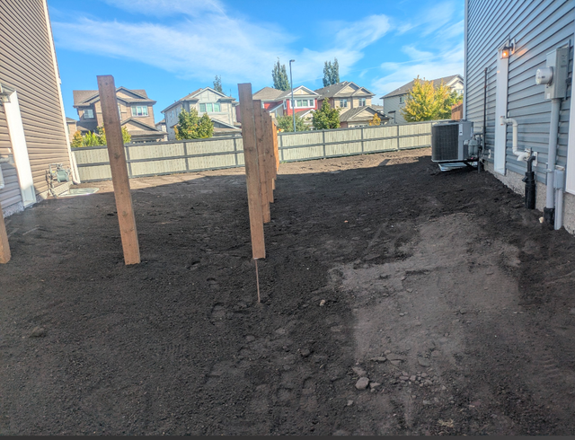 LANDSCAPING AND FENCE in Lawn, Tree Maintenance & Eavestrough in Edmonton - Image 2