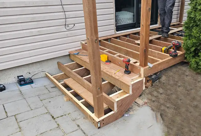 Deck builder572866405597849601