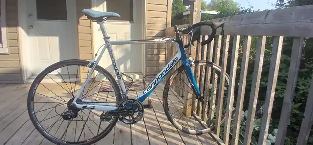 Vélo de route Cannondale Six Carbon 2010 in Road in Saguenay - Image 2