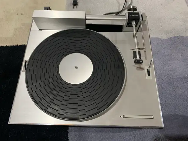 Harman Kardon ST-6 Turntable in Stereo Systems & Home Theatre in Calgary - Image 3