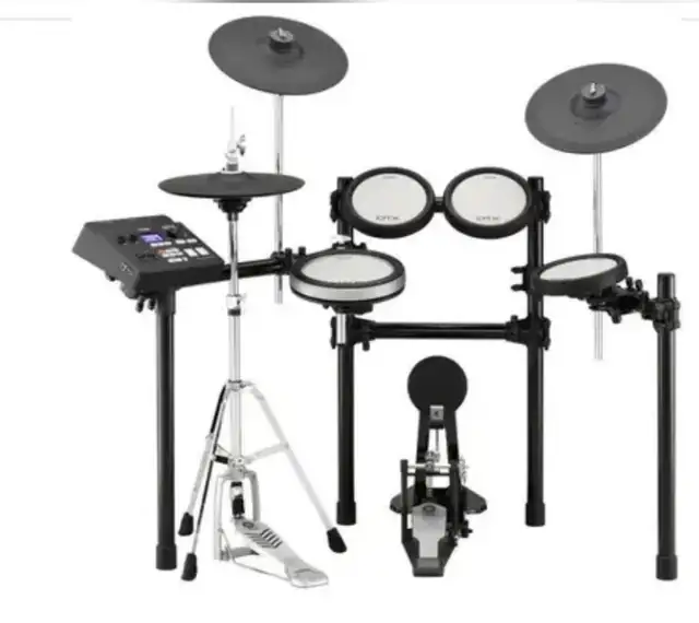 Yamaha DTX 700 electronic drum kit in Drums & Percussion in Markham / York Region - Image 2