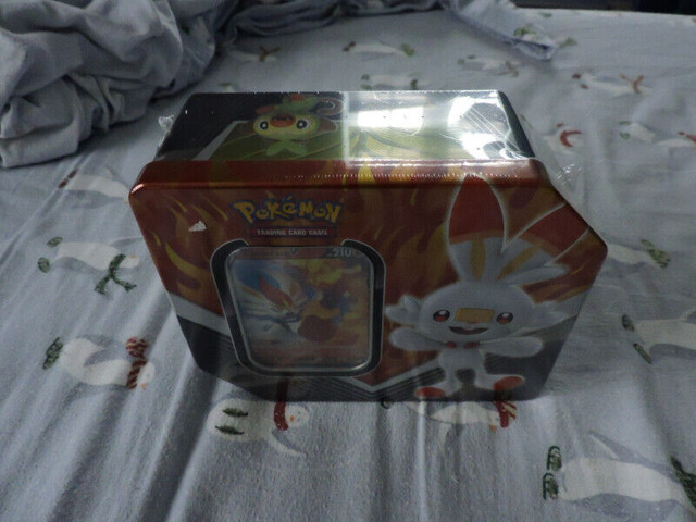 Cartes Pokemon Cinderace NEUF, scellé NEW & SEALED!! dans Art et objets de collection  à Laval/Rive Nord - Image 4