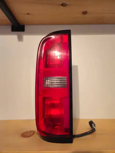 OEM tail light L side from Chevrolet Colorado 2016, no scratch/cracks, no problems with the light, n...