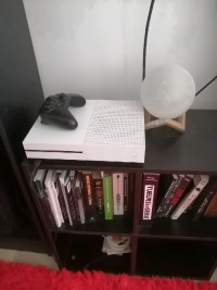Xbox One S.. 1To 250$ 