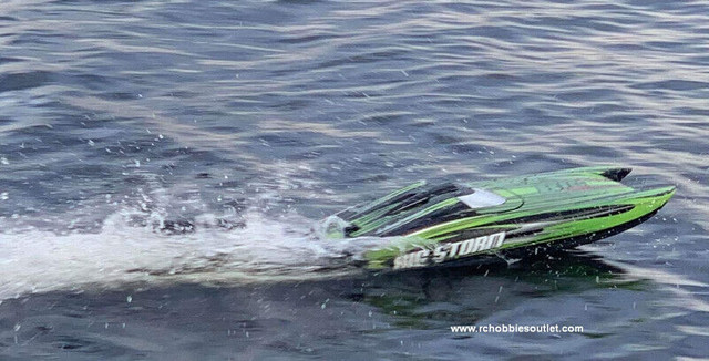 RC Racing Boat BIG STORM  RTR Brushless Electric Catamaran dans Loisirs et artisanat  à Ville de Montréal - Image 3