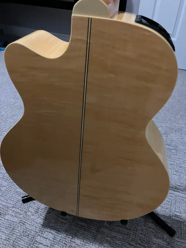 Beautiful Electric/Acoustic Takemine Bass Guitar in Guitars in Markham / York Region - Image 8