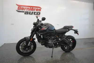 Ducati Monster 937 + All Black 2025 Moto naked au style agressif et finition entièrement noire. Prop...
