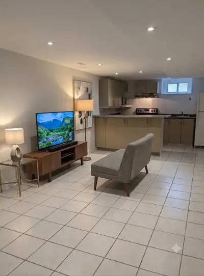 PRIME YONGE ST and STEELES AVE, Thornhill LOCATION. LARGE, CLEAN 2 BEDROOM ➕ DEN. Spacious rooms. PR...