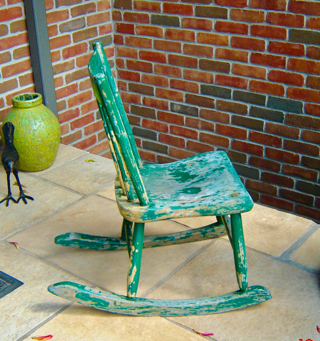 Attractive Antique Shabby Chic Child Wooden Rocking Chair in Arts & Collectibles in City of Toronto - Image 3